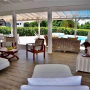 Location-villa-standing-de-luxe-salle-a-manger-5-chambres-grande-famille--Maison-luxueuse-villa-magar-Le-Gosier---Grande-Terre---Guadeloupe---plage-de-petit-havre-et-Sainte-Anne