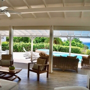 Location-villa-standing salon--avec-vue-sur-piscine-nuit-5-chambres-grande-famille--Maison-luxueuse-villa-magar-Le-Gosier---Grande-Terre---Guadeloupe---plage-de-petit-havre-et-Sainte-Anne